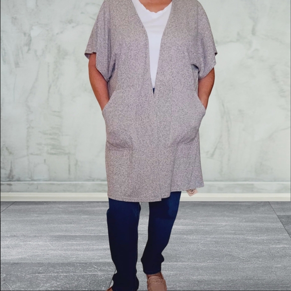 L.I.B Biege Kimono - Picture 2 of 5